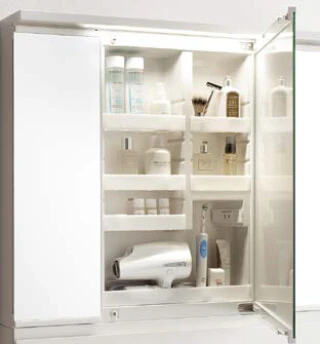 家電から小物まで使いやすくしまえるミラーキャビネット